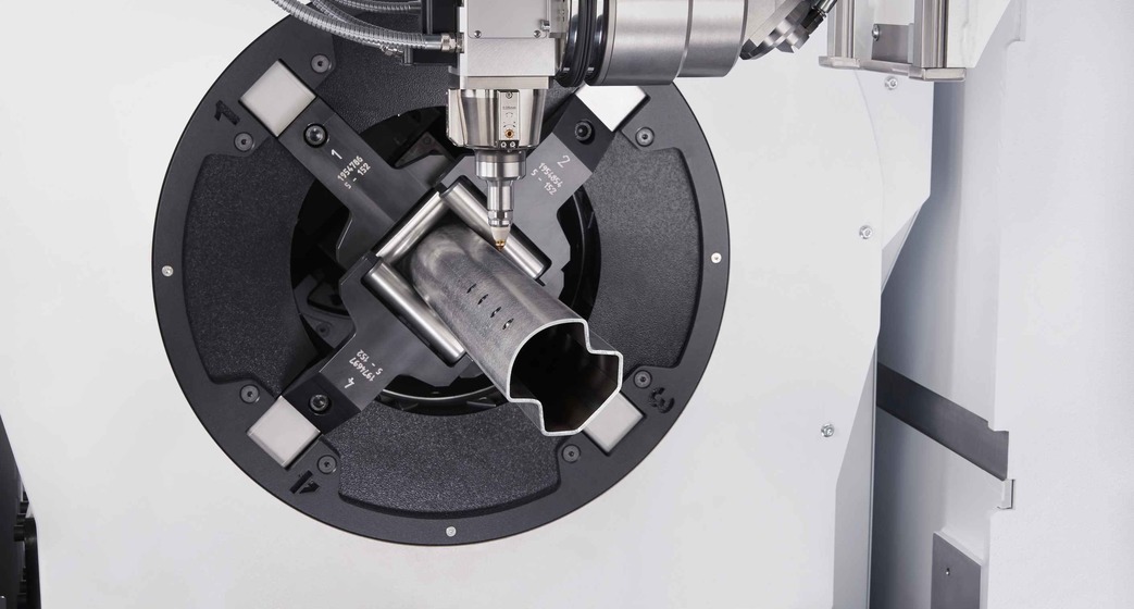 <strong>Laserowe cięcie</strong> rur i profili